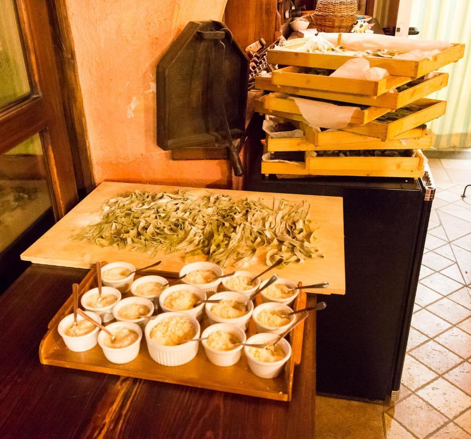 Albergo Locanda Mistral Acceglio Dış mekan fotoğraf